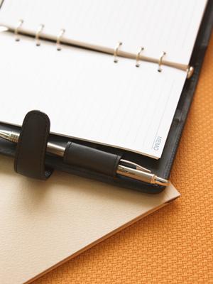 目立たせたいアイテムに金色デコペン